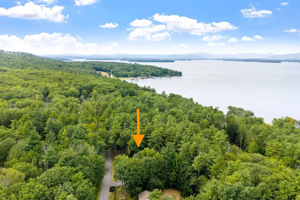 18 Bachelor Drive Alton NH 03810