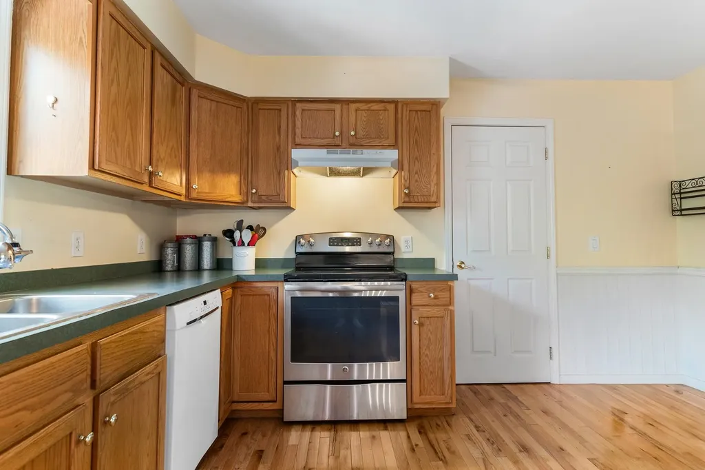 8 Meadow Lane Enfield NH 03748