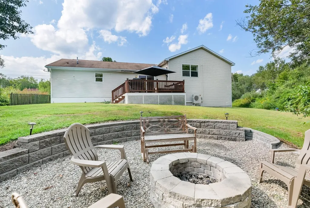 8 Meadow Lane Enfield NH 03748