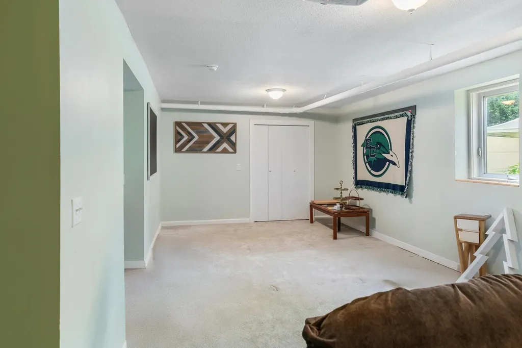 8 Meadow Lane Enfield NH 03748