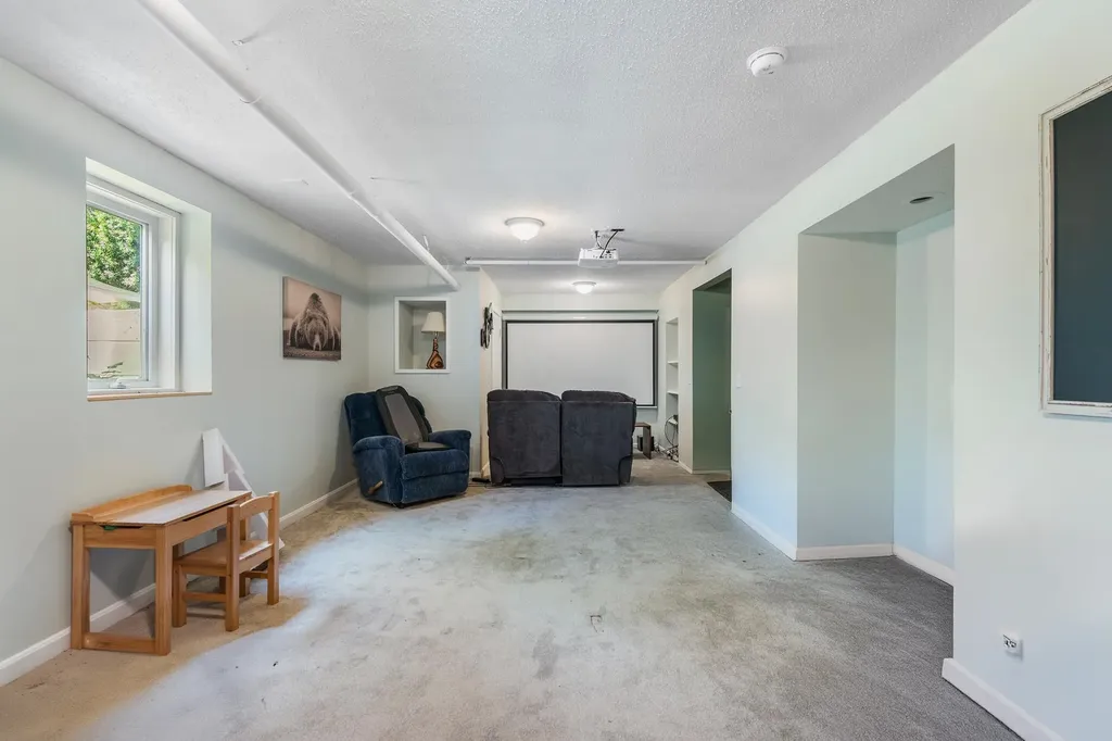 8 Meadow Lane Enfield NH 03748