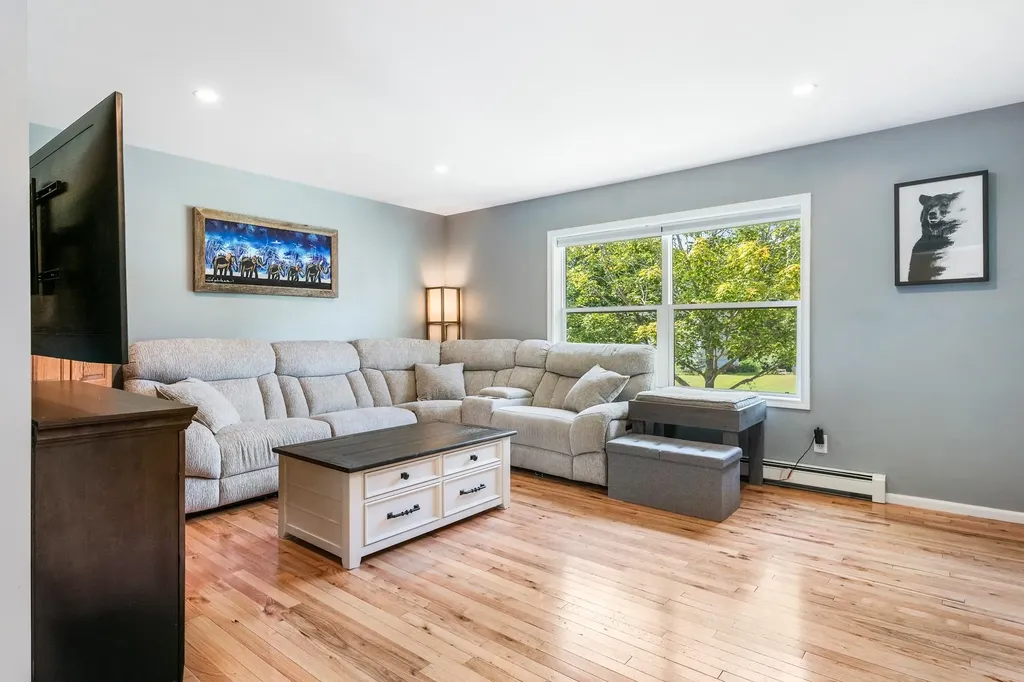 8 Meadow Lane Enfield NH 03748