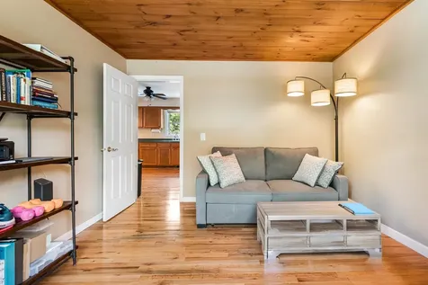 8 Meadow Lane Enfield NH 03748