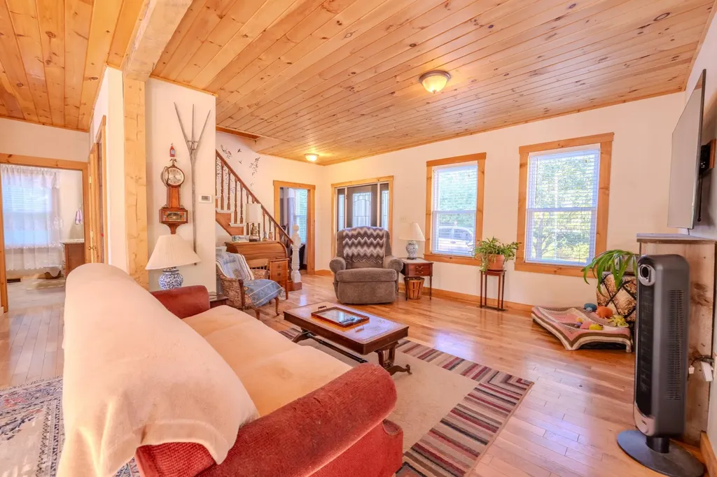 39 Ellsworth Hill Road Wentworth NH 03282