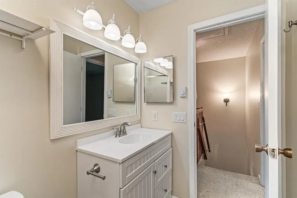 D14 Stonehedge Drive South Burlington VT 05403