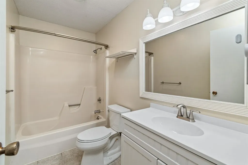 D14 Stonehedge Drive South Burlington VT 05403