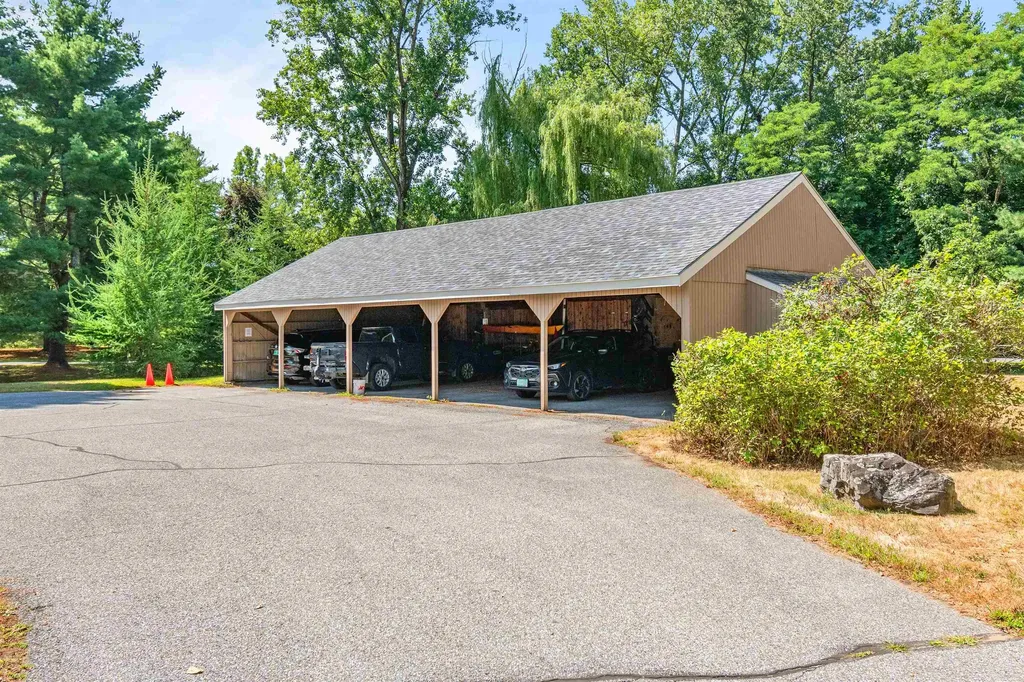 D14 Stonehedge Drive South Burlington VT 05403