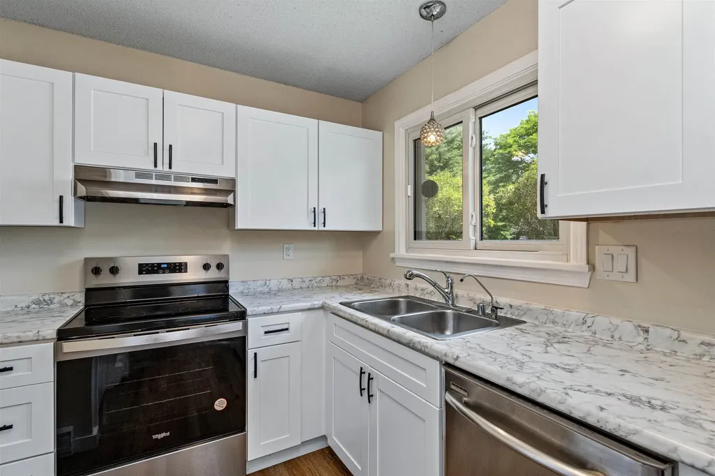 D14 Stonehedge Drive South Burlington VT 05403