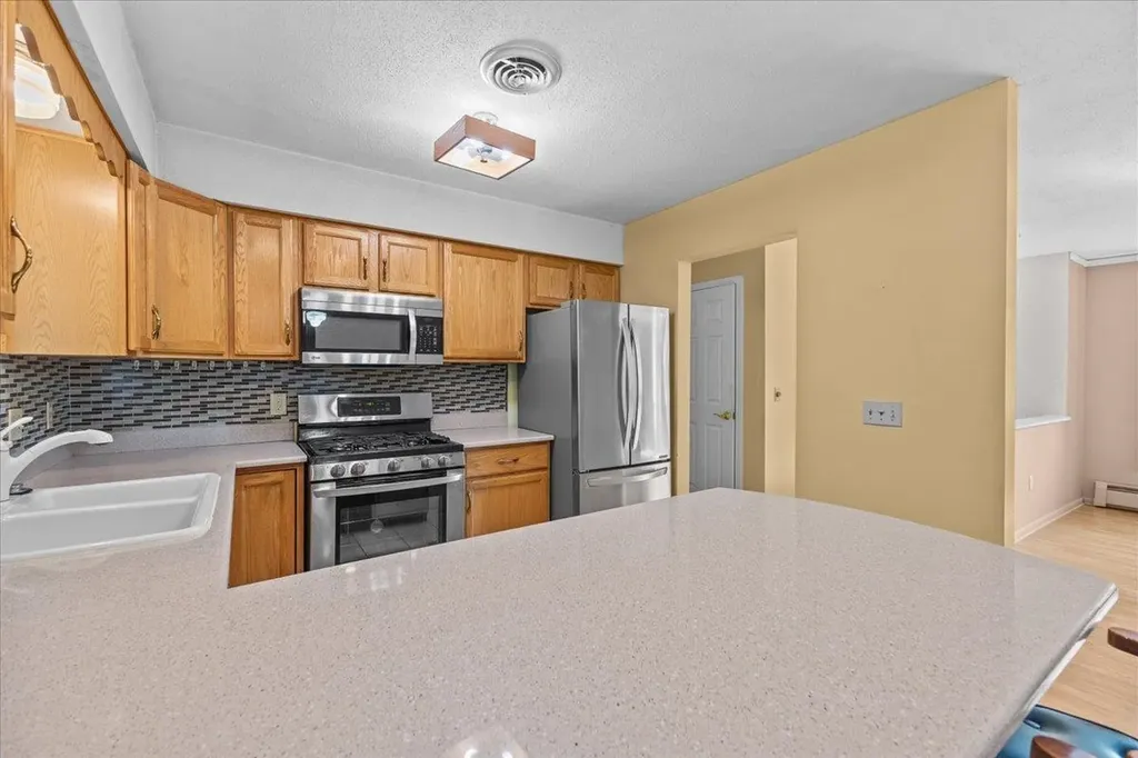 28 Renkin Drive Colchester VT 05446