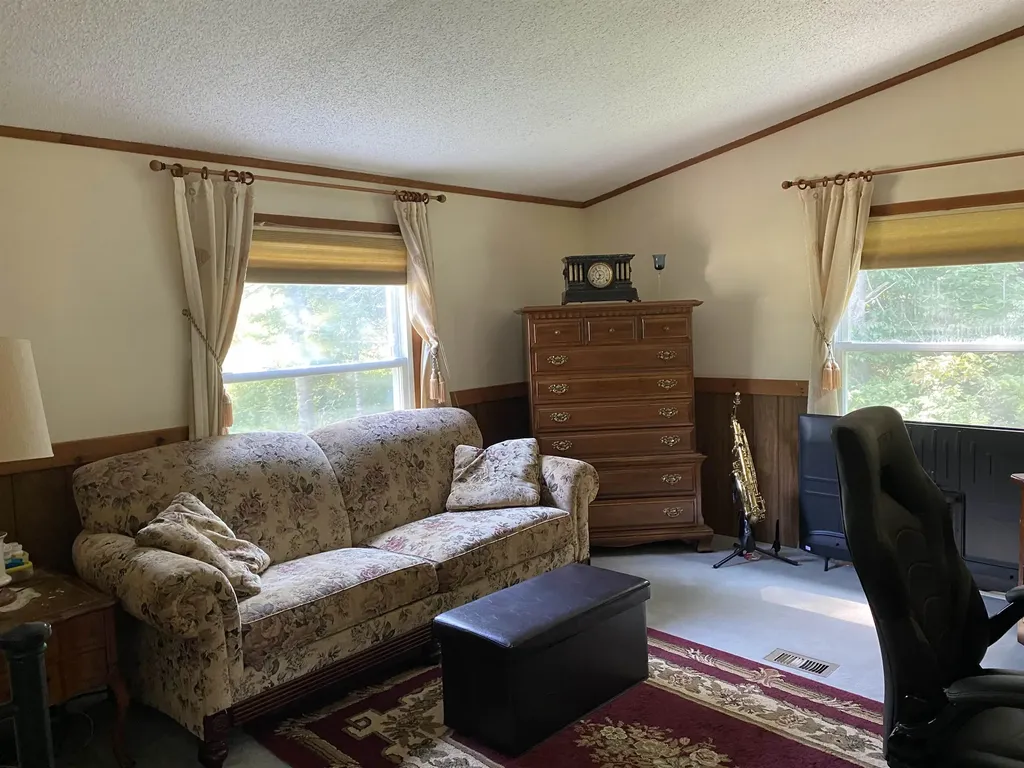 133 Otterview Drive Clarendon VT 05759