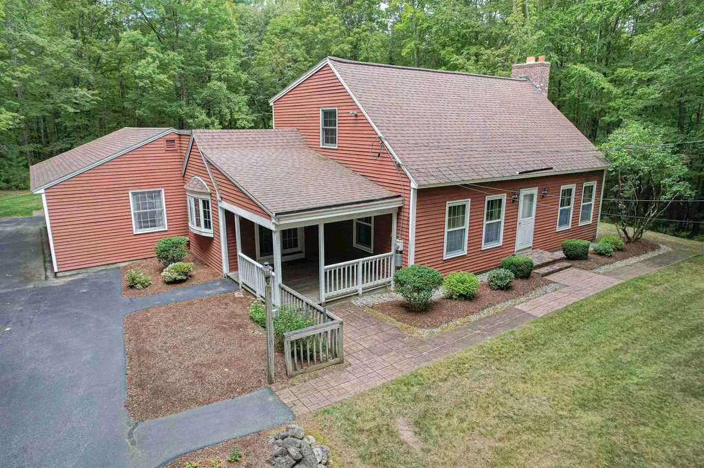 19 Hooksett Road Goffstown NH 03045