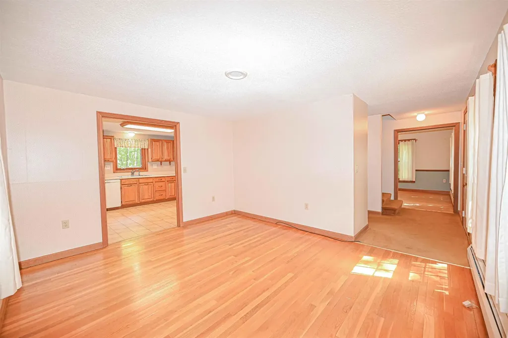 19 Hooksett Road Goffstown NH 03045