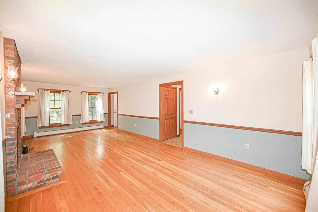 19 Hooksett Road Goffstown NH 03045
