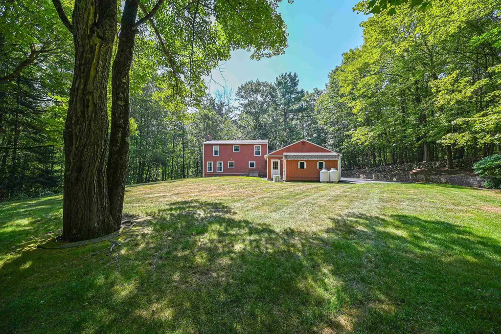 19 Hooksett Road Goffstown NH 03045