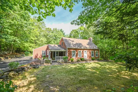 19 Hooksett Road Goffstown NH 03045