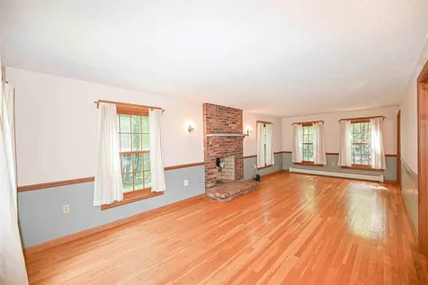 19 Hooksett Road Goffstown NH 03045