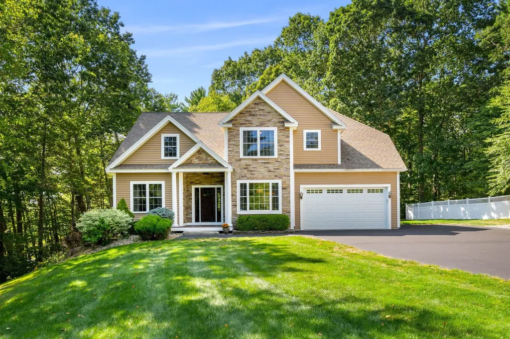 31 Creek Hill Drive Danville NH 03819