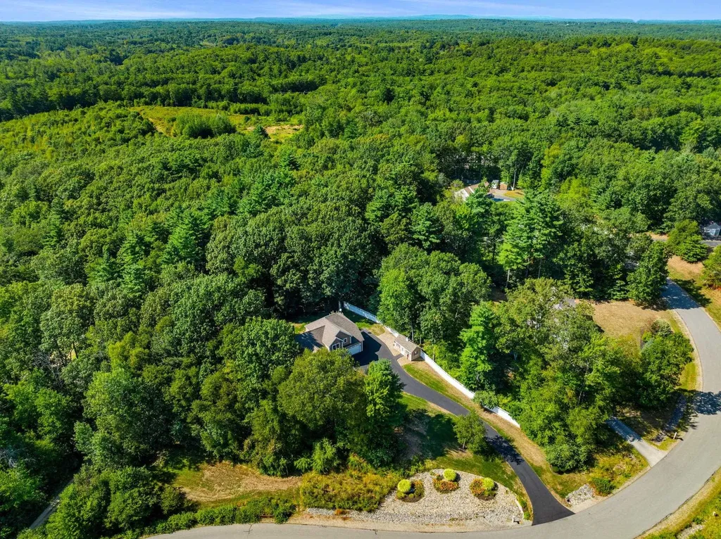 31 Creek Hill Drive Danville NH 03819