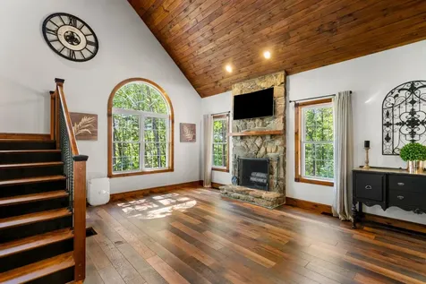 31 Creek Hill Drive Danville NH 03819