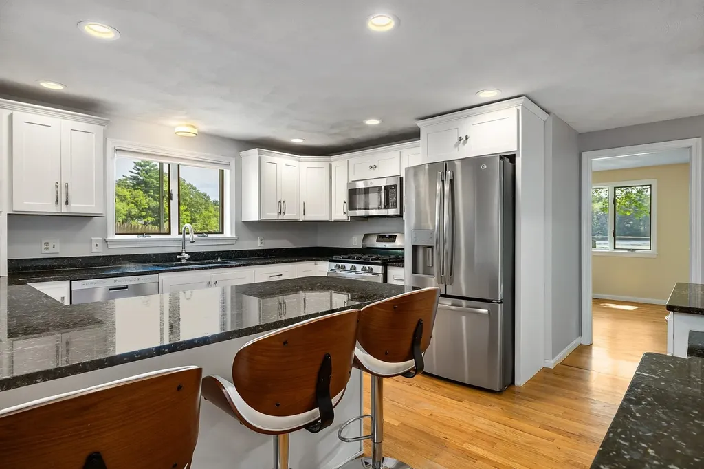 15 Casey Road East Kingston NH 03827