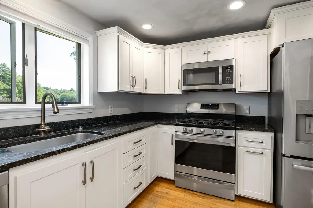 15 Casey Road East Kingston NH 03827