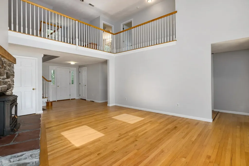 15 Casey Road East Kingston NH 03827