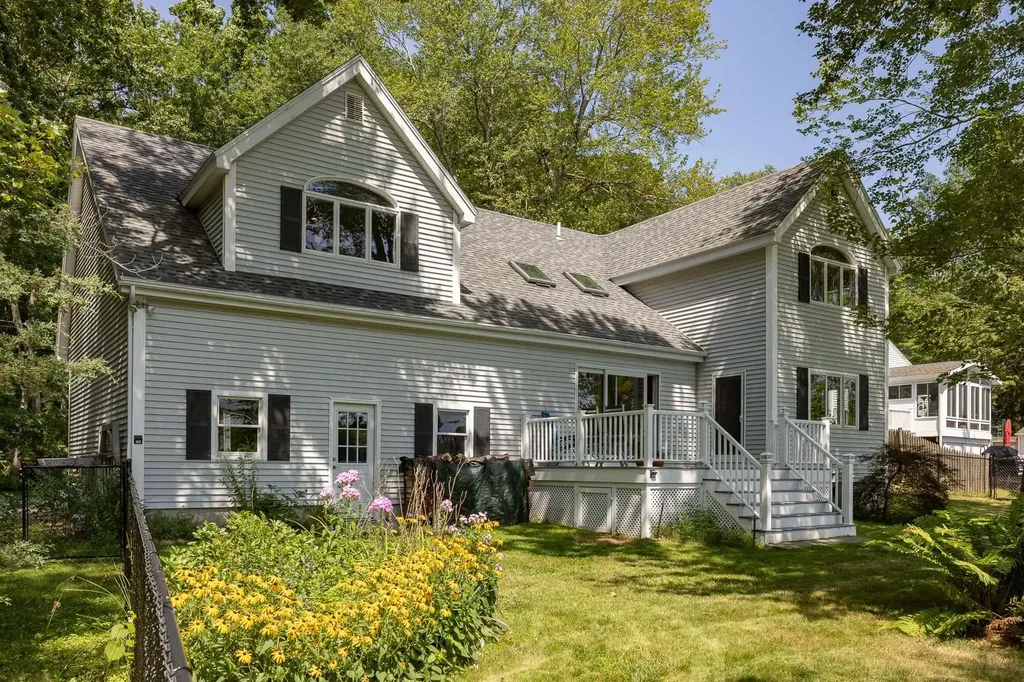 15 Casey Road East Kingston NH 03827