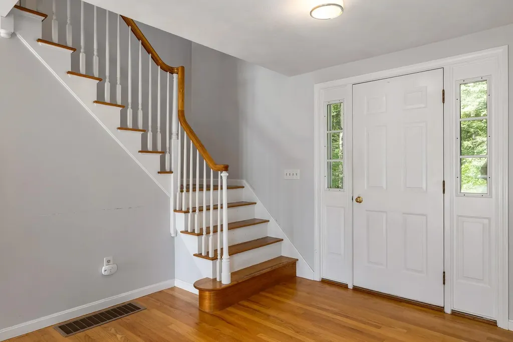 15 Casey Road East Kingston NH 03827
