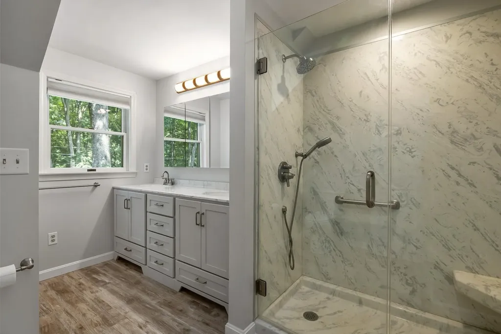 15 Casey Road East Kingston NH 03827