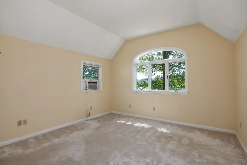 15 Casey Road East Kingston NH 03827