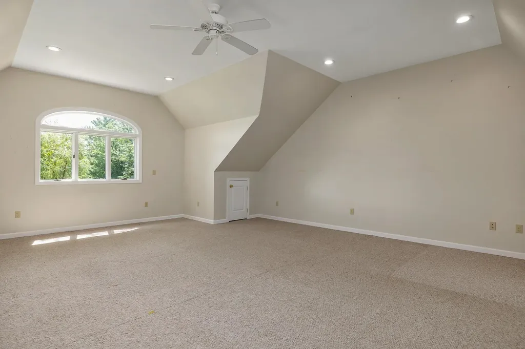 15 Casey Road East Kingston NH 03827