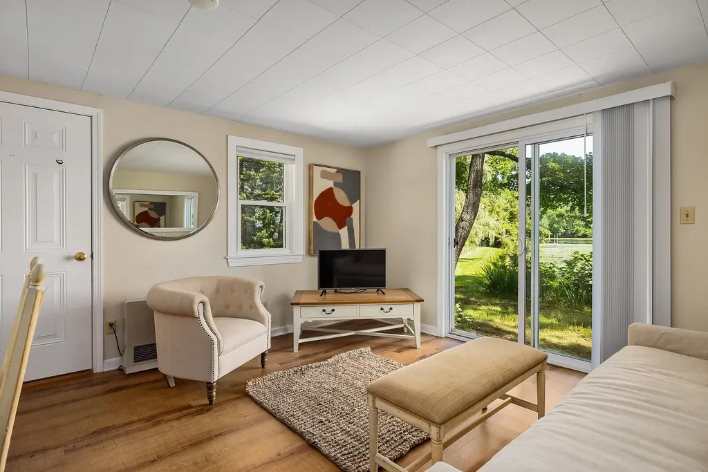 15 Casey Road East Kingston NH 03827