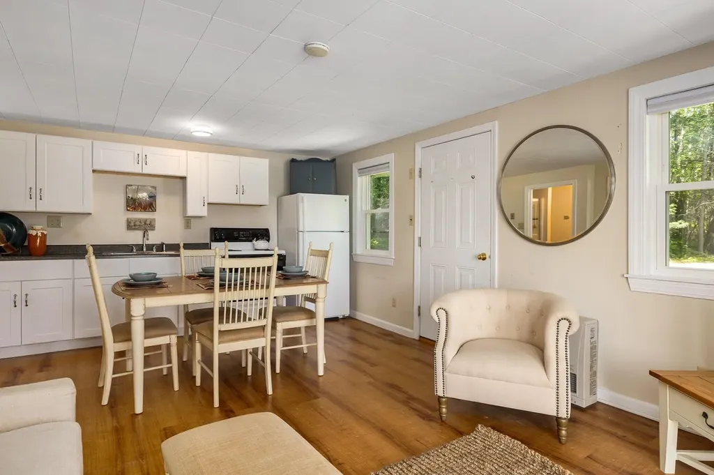15 Casey Road East Kingston NH 03827