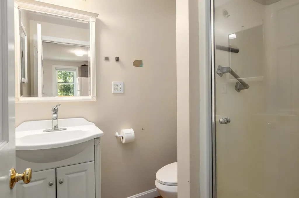 15 Casey Road East Kingston NH 03827