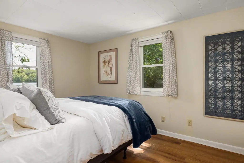 15 Casey Road East Kingston NH 03827