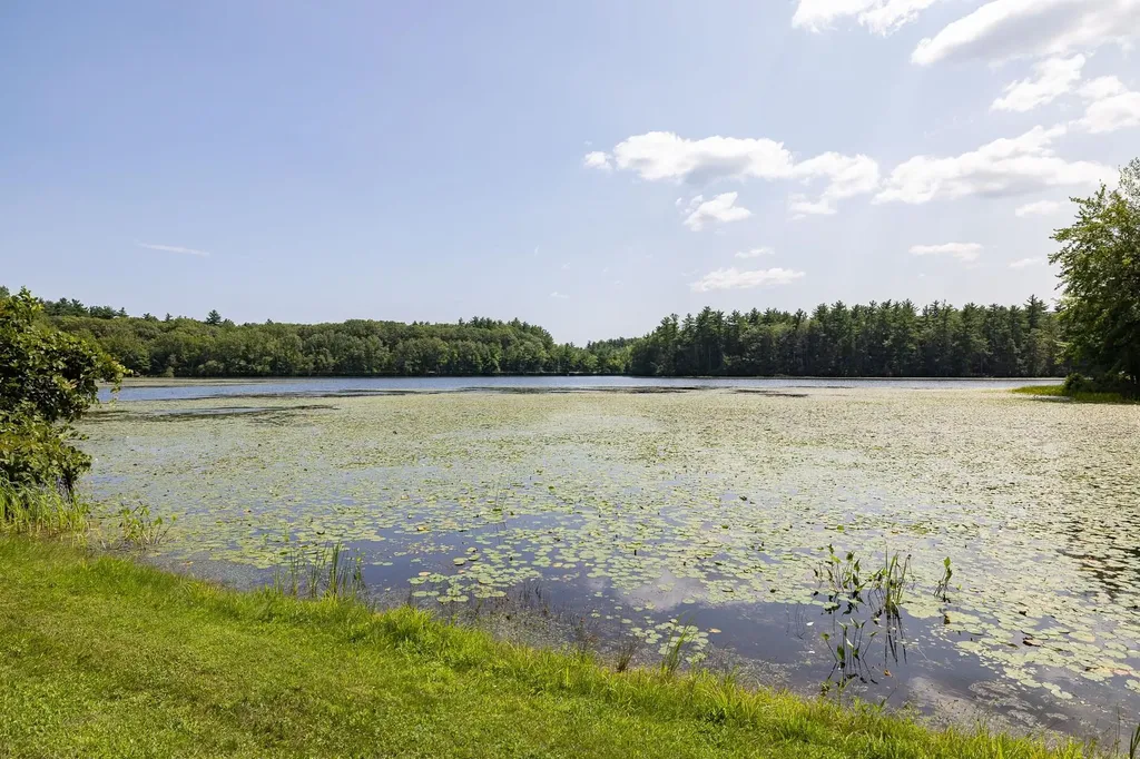 15 Casey Road East Kingston NH 03827