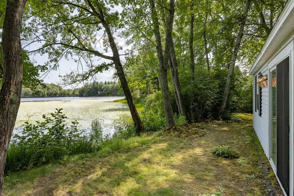 15 Casey Road East Kingston NH 03827