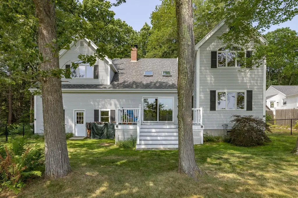 15 Casey Road East Kingston NH 03827