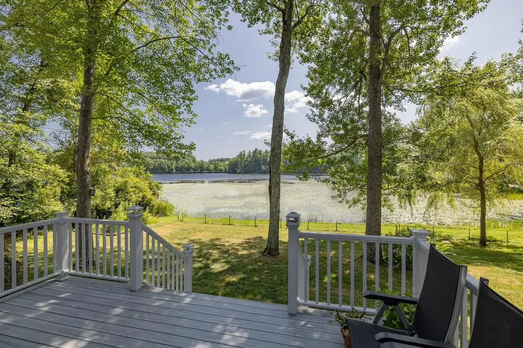 15 Casey Road East Kingston NH 03827