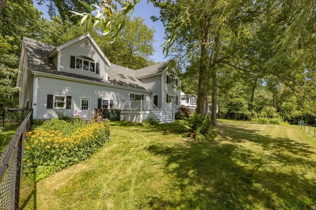 15 Casey Road East Kingston NH 03827