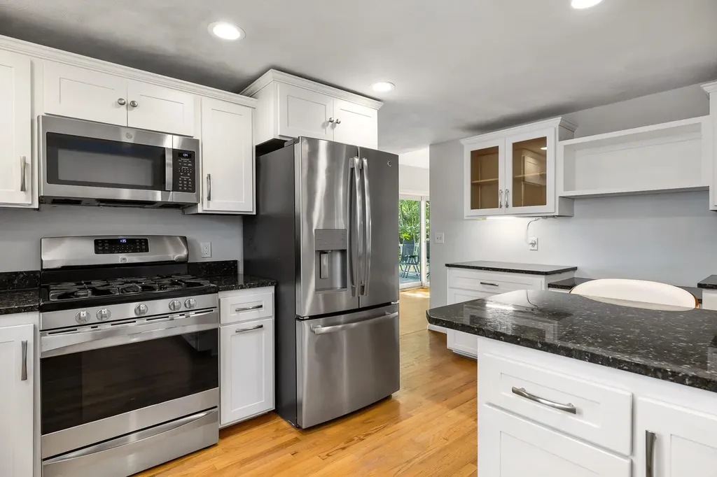 15 Casey Road East Kingston NH 03827