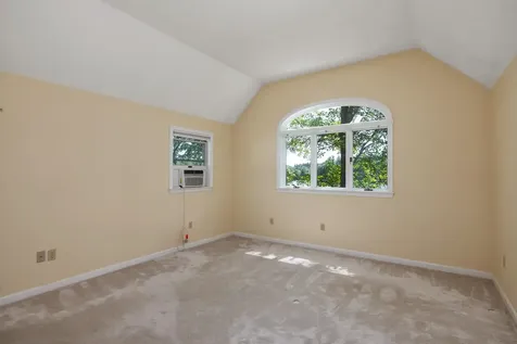 15 Casey Road East Kingston NH 03827