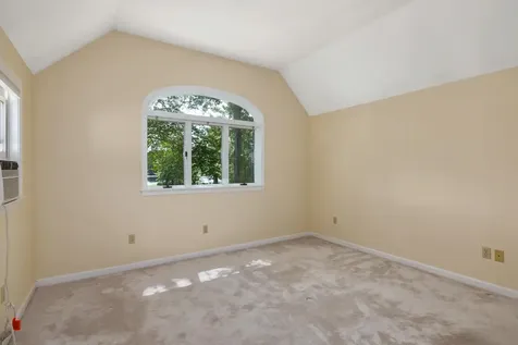 15 Casey Road East Kingston NH 03827