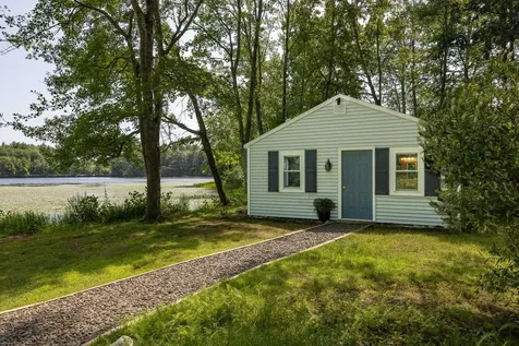 15 Casey Road East Kingston NH 03827