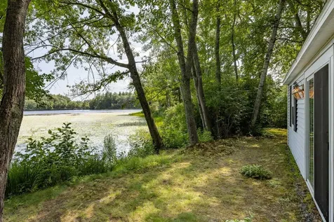 15 Casey Road East Kingston NH 03827