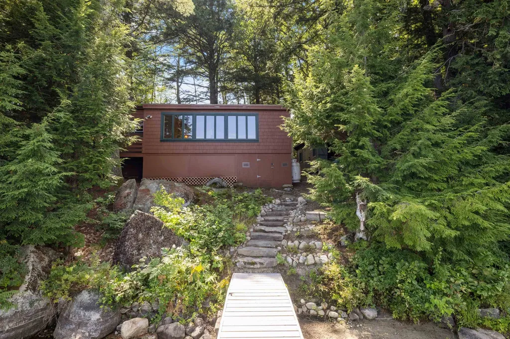 69 Buoniello Road Moultonborough NH 03254