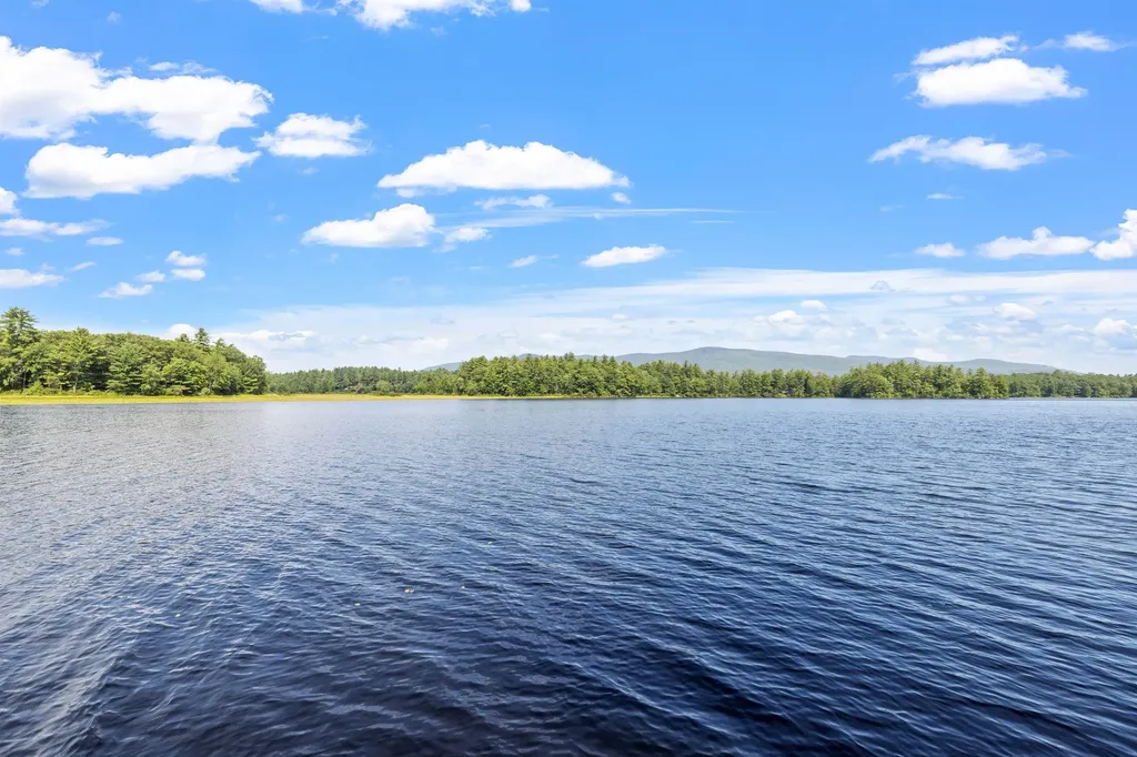 69 Buoniello Road Moultonborough NH 03254