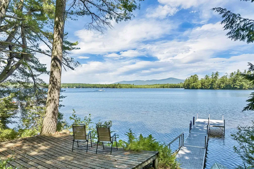 33 Museum Shores Road Wolfeboro NH 03894