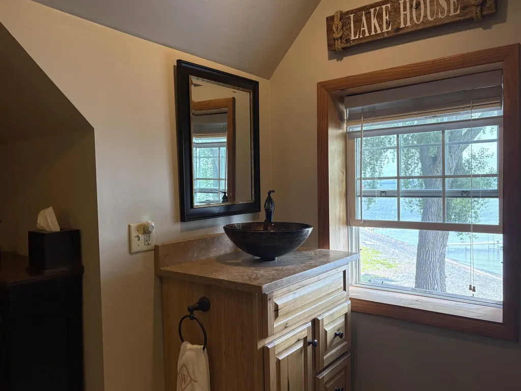 480 Lakeview Drive North Hero VT 05474