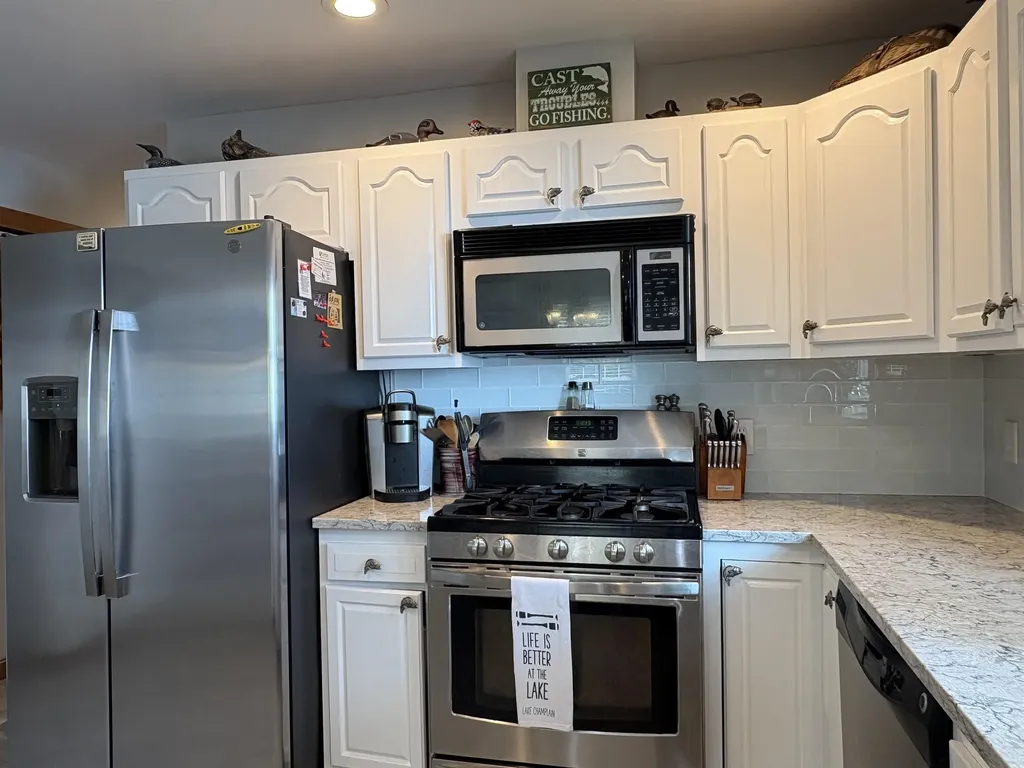 480 Lakeview Drive North Hero VT 05474